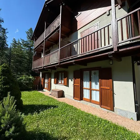 Hostdomus -chalet Sciatori Garden *
