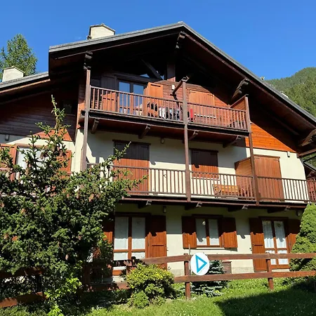 Hostdomus -chalet Sciatori Garden Apartman Pragelato